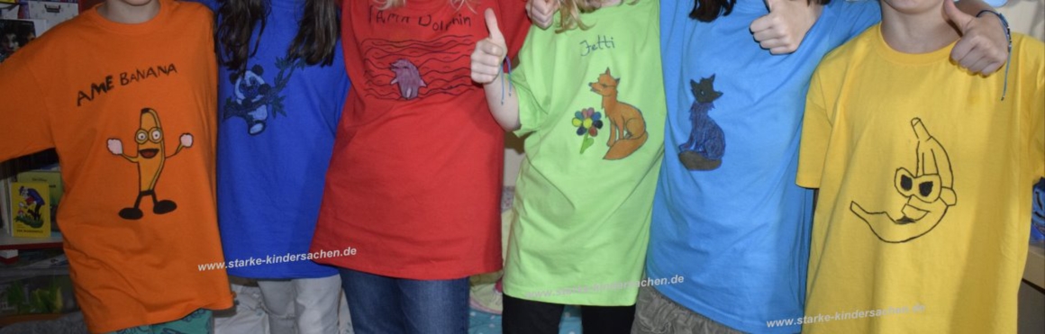 farbige Tshirts lustig bemalen am Kindergeburtstag